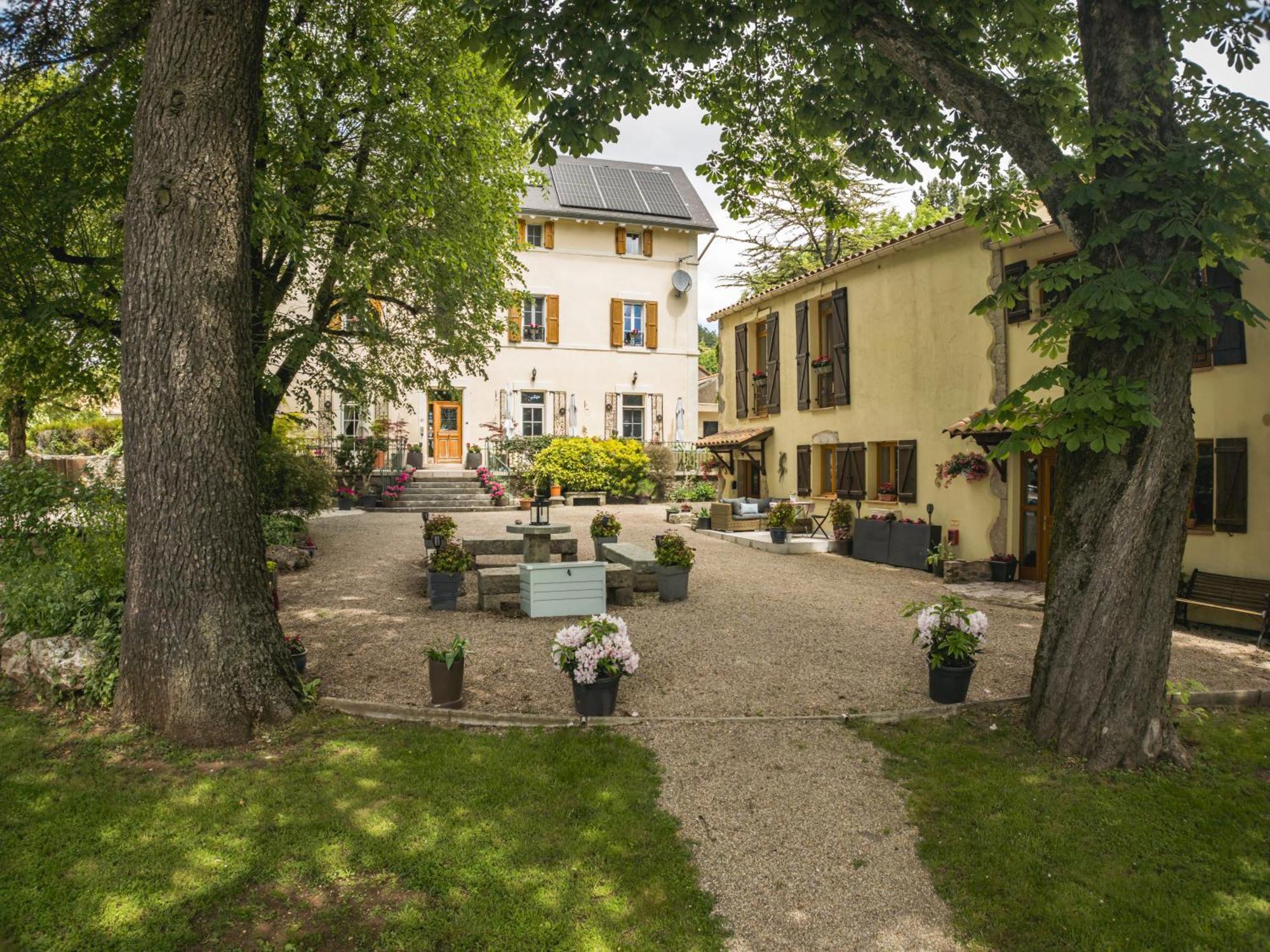 Gites Du Caylar - Chambres Et Appartments Le Caylar Exteriör bild